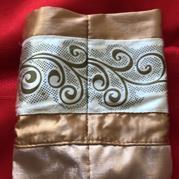 Given as a Gift to a Lovely Lady! Beautiful Bottle Bag - Picture 4 of 8